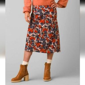 NWOT Prana Puffect Midi Skirt | Red and Blue Wildflowers